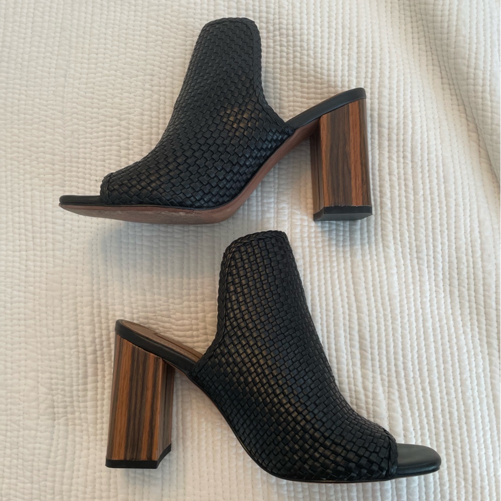 Size 7.5 BCBGMaxazria heeled mules